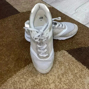 H and m beige and white sneakers